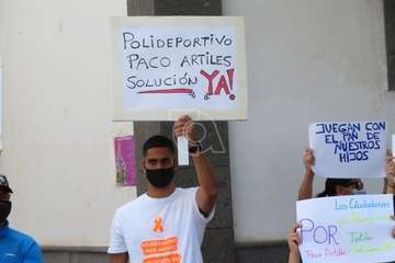Protesta de los extrabajadores del Paco Artiles esta mañana en El Calero/TA/Antonio Alí y Acfi Press.